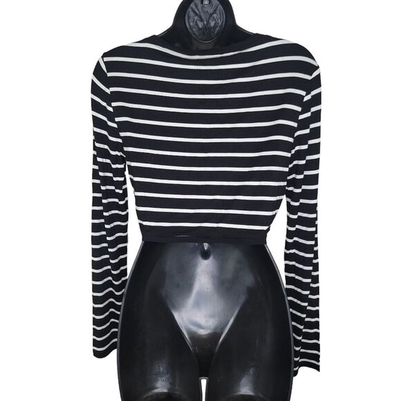 BcbgMaxazaria NWT black & white striped crop top size medium - Picture 3 of 4